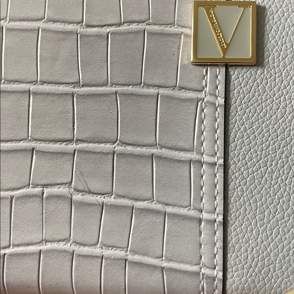 Victoria’s Secret wave croc leather wallet - Picture 4 of 5